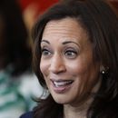 Kamala Harris recibe su primera dosis de la vacuna contra la COVID-19 en EEUU