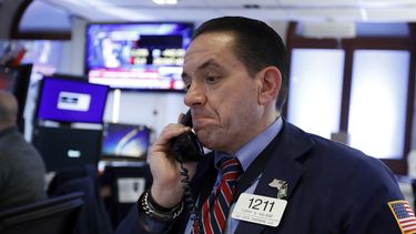 Los mercados se desploman por temor a coronavirus