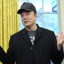 Elon Musk habla durante un evento con el presidente Donald Trump en la Oficina Oval de la Casa Blanca, el martes 11 de febrero de 2025, en Washington. (Foto AP/Alex Brandon)