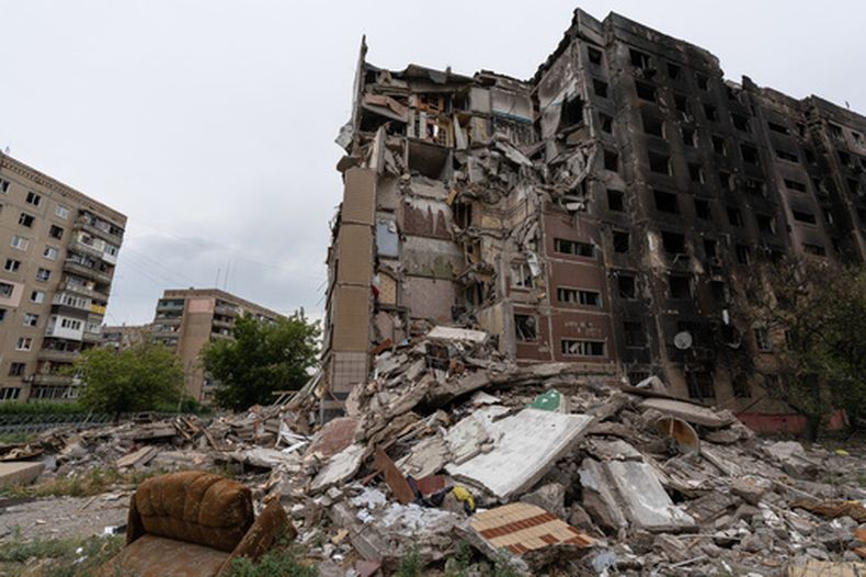 Foto entregada por el Departamento de Prensa de la 93ra Brigada Mecanizada Kholodnyi Yar de Ucrania, tomada el 25 de julio del 2026, muestra la escena después de un ataque en Druzhkivka, en la región de Donetsk, Ucrania. (Iryna Rybakova/ Departamento de Prensa de la 93ra Brigada Mecanizada Kholodnyi Yar de Ucrania via AP)