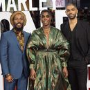 Ziggy Marley, de izquierda a derecha, Lashana Lynch y Kingsley Ben-Adir posan en la premiere de la película Bob Marley: One Love en Londres, el martes 30 de enero de 2024. (Foto Vianney Le Caer/Invision/AP)