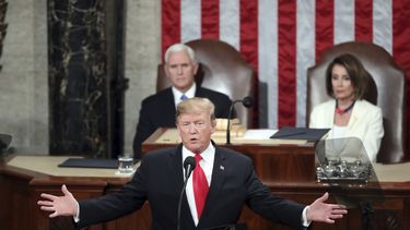 Encuesta: Mayoría aprueba manejo de Trump de la economía