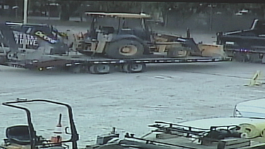 intensifican busqueda de tres ladrones  que robaron valiosos equipos pesados de la construccion