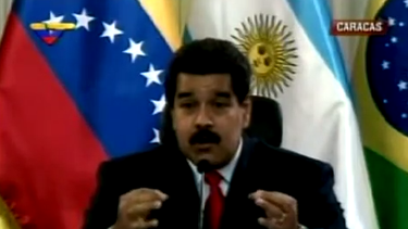 americateve | Maduro dio a conocer la información en su reunión con cancilleres y representantes de la Unión de Naciones Suramericanas (Unasur) desde el Palacio de Miraflores. No dio a conocer la identidad de los generales de la aviación e indicó que están a la orden d