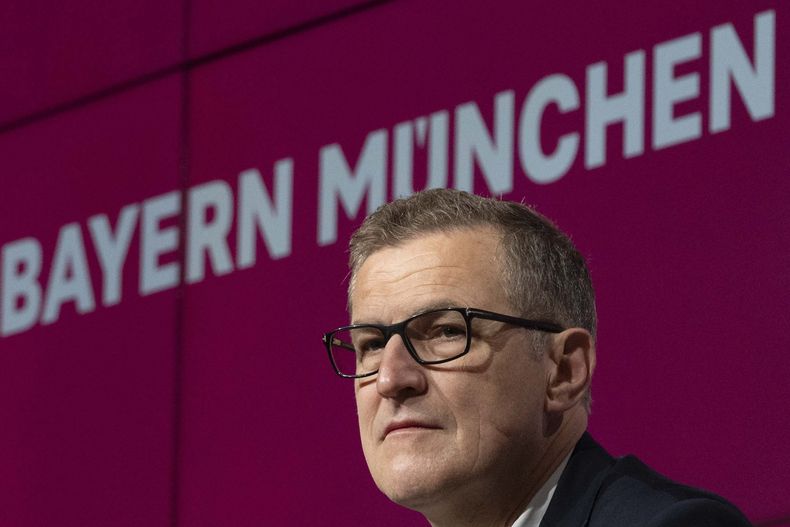 ARCHIVO - Jan Christian Dreesen, director general del Bayern Múnich, aparece en una conferencia de prensa el 28 de mayo de 2023 (AP foto/Matthias Schrader, ARCHIVO)