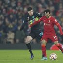 Liverpool cae, pero avanza a cuartos de Liga de Campeones