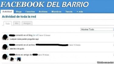americateve | Jóvenes cubanos permanecen noches enteras conectados a redes sociales libres y sin censura, donde corren los ?chismes? de la comunidad y proliferan el romance y los negocios, fuera del control del gobierno.