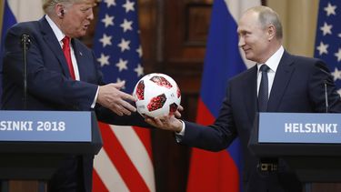 El balón que Putin le dio a Trump podría tener un microchip