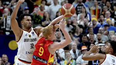 Francia y España disputarán final del Eurobasquet