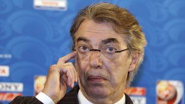 americateve | El presidente del Inter, Massimo Moratti, participa en una conferencia de prensa el 23 de noviembre de 2010 en Appiano Gentile, Italia. Un empresario de Indonesia firm&oacute; un acuerdo para comprar al equipo, se inform&oacute; el martes, 15 de octubre d