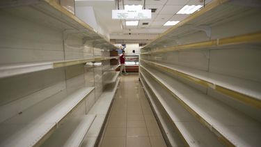 Venezuela introduce nueva moneda con seis ceros menos