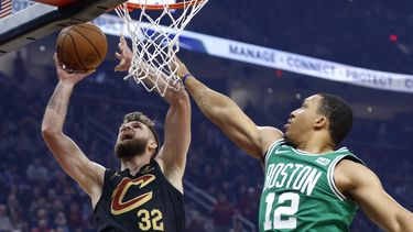 Garland anota 29; Cavs superan a Celtics en prórroga