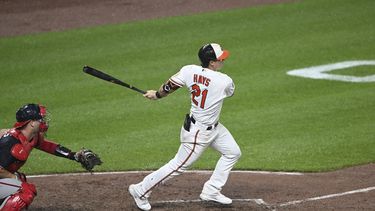 Hays batea el ciclo, Orioles aplastan a Nacionales