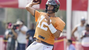 Brady acaba 11 días de descanso, regresa y entrena con Bucs