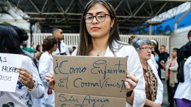 sector de enfermeria en venezuela exige al regimen de maduro equipamiento y vacunas para combatir el covid-19