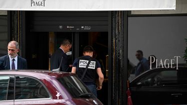 atracan joyeria de lujo en paris, con un botin estimado de 10 a 15 millones de euros