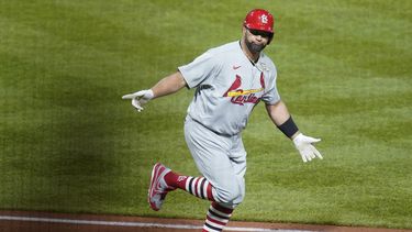 Pujols llega a 703 jonrones, pero Cardenales pierden