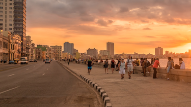gobierno cubano anuncia cierre de parte del malecon de la habana