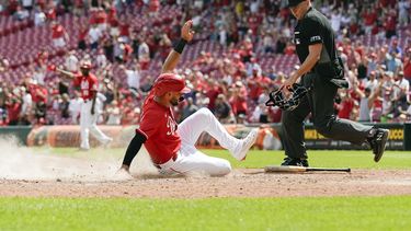 Con hit de Barrero, Rojos supera 1-0 a Filis