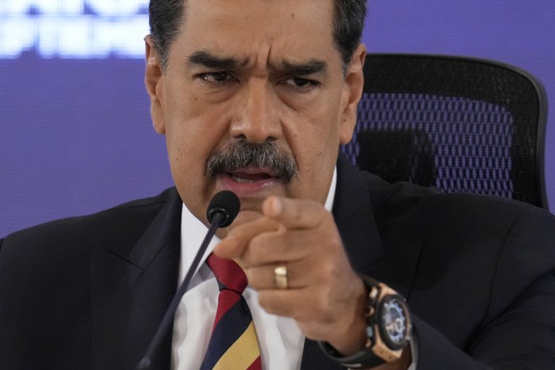 El presidente de Venezuela, Nicolás Maduro, habla durante una conferencia de prensa en Caracas, Venezuela, el lunes 1 de septiembre de 2025. (AP Foto/Ariana Cubillos)