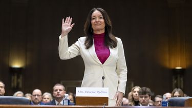 Brooke Rollins se presenta ante una comisión del Senado en una audiencia el jueves 23 de enero de 2025, en Washington. (AP Foto/Jacquelyn Martin)