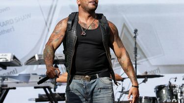 flo rida, jonathan scott  y macys se distancian de trump