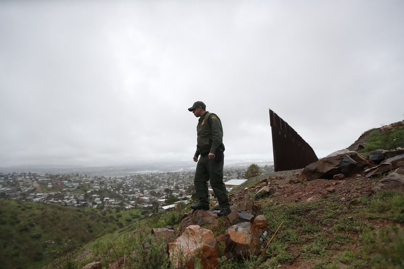 AMN-GEN_TRUMP-MURO-0.jpg