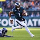 Con espectacular duelo de Hurts, Eagles vencen a Titans