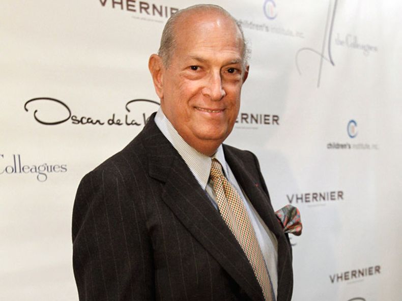 El diseñador dominicano estadounidense Oscar de la Renta fallecio a los 82 años aquejado de cáncer.