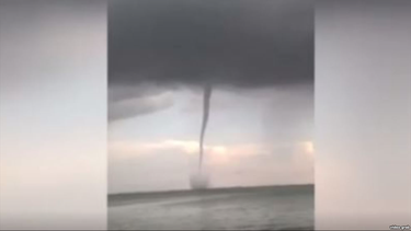 tromba marina deja mas de 30 heridos en playa de caimito