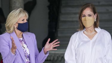 jill biden se reune con homologa panamena y visitara escuela