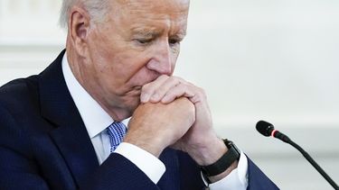 Cae la popularidad de Joe Biden, revela encuesta de la AP