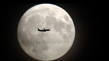 que es la luna llena rosa y de donde vienen ese y otros nombres curiosos que se le atribuyen al satelite de la tierra