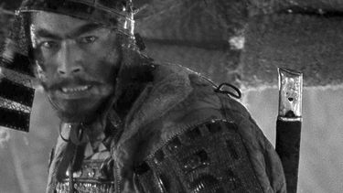 En esta imagen proporcionada por Janus Films, Toshirô Mifune en una escena de la película Los siete samuráis de 1954. (Janus Films vía AP)
