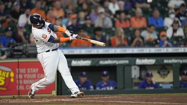 Astros ganan 7-3 a Rangers; Maldonado produce 3 carreras
