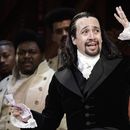 Lin-Manuel Miranda, compositor y creador del premiado musical de Broadway, Hamilton, ofrece un mensaje de gratitud tras recibir una ovación de pie al final del estreno de la obra celebrada en el Centro de Bellas Artes de Santurce, en San Juan, Puerto Rico, el 11 de enero de 2019. (Foto AP/Carlos Giusti, archivo)
