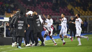 Salernitana gana por 1ra vez en casi 3 meses, 2-1 a Lecce