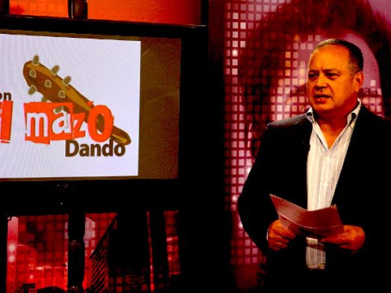 El presidente de la Asamblea Nacional, Diosdado Cabello, aseguró este miércoles que artistas internacionales como Madonna, Luis Fonsi, Paulina Rubio, Ricardo Montaner y Juanes ?se hacen de la vista gorda? por la masacre ocurrida en México, pero que cuando