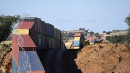gob. federal demanda a arizona por contenedores en frontera