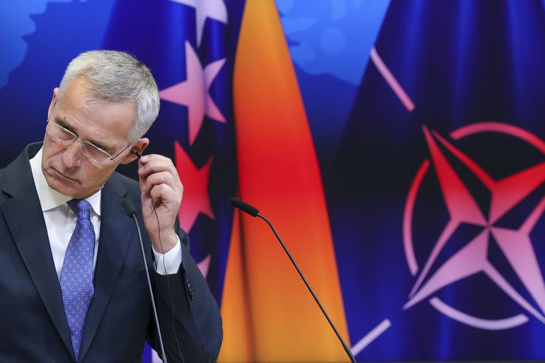 AP EXPLICA: OTAN se reúne con la vista en Rusia y China