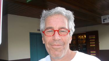 Esta foto sin fecha publicada por el Departamento de Justicia de EEUU muestra a Jeffrey Epstein. (Departamento de Justicia vía AP)