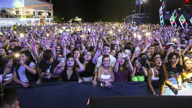 festival fundado por papa de dua lipa vuelve a kosovo