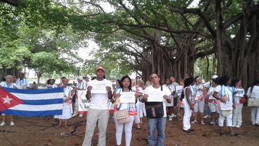 arrestos impiden marcha dedicada a orlando zapata y hermanos al rescate