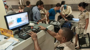 cubanos podran seguir entrando a cuba libre de impuestos, alimentos, medicinas y productos de aseo hasta 2025