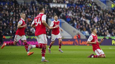 Arsenal vence al Leicester, amplía su ventaja en el liderato