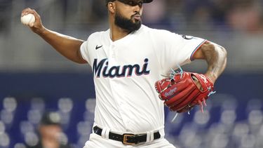 Marlins derrotan 8-2 a Nacionales; Alcantara retira a 20
