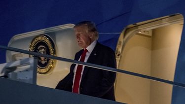 Legisladores demandan a Trump por pagos extranjeros