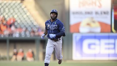 Arozarena logra 2 vuelacercas; Rays vencen a Orioles
