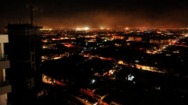 americateve | Son seis los muertos por el terremoto en Chile y hay 900.000 evacuados El gobierno de Michelle Bachelet levantó la alerta de tsunami; el movimiento, de 8,3 en la escala de Richter, se registró a 99 kilómetros de la costa, a la altura de Iquique