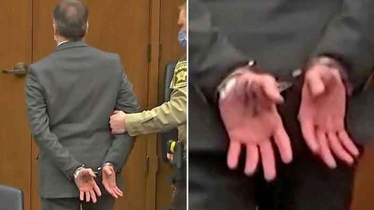 Derek Chauvin escribió el número telefónico de su abogado, Eric Nelson, en la palma de su mano antes de ser esposado y sabiendo que sería condenado por el asesinato de George Floyd (AFP)